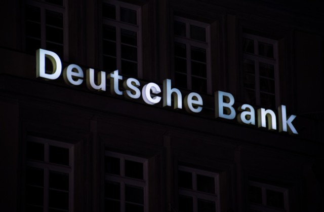 Deutsche Bank тасует